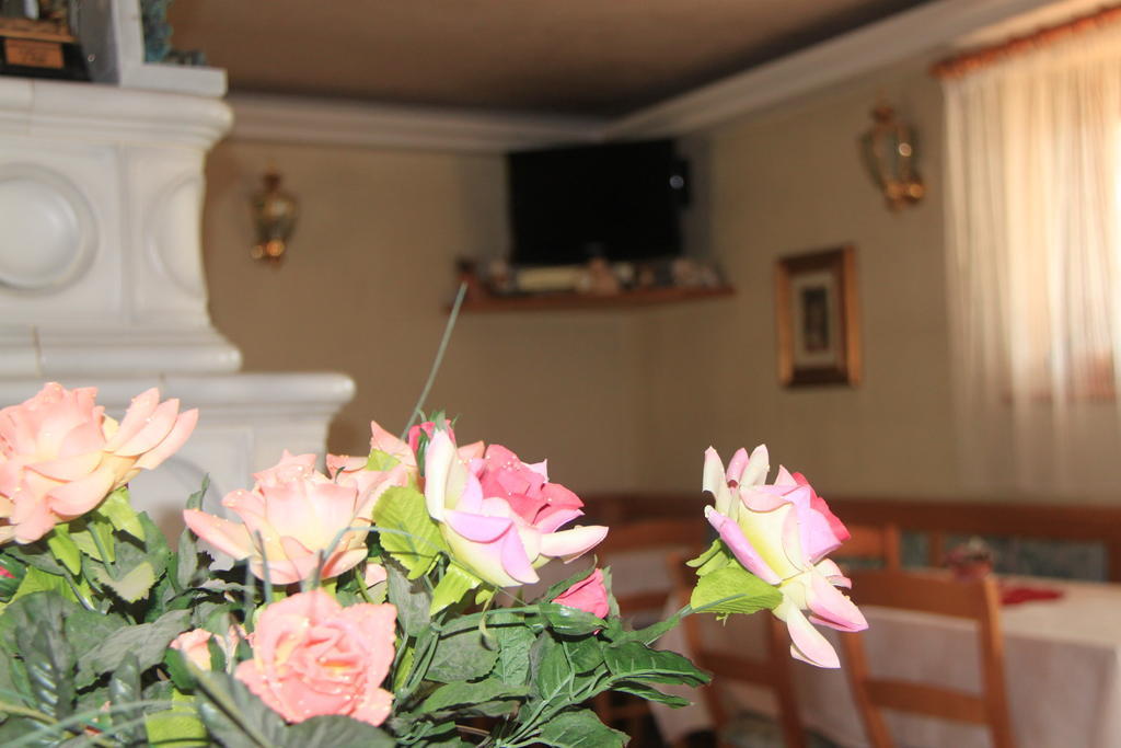 Hotel Garni Goccia D'Oro à Cavalese Extérieur photo